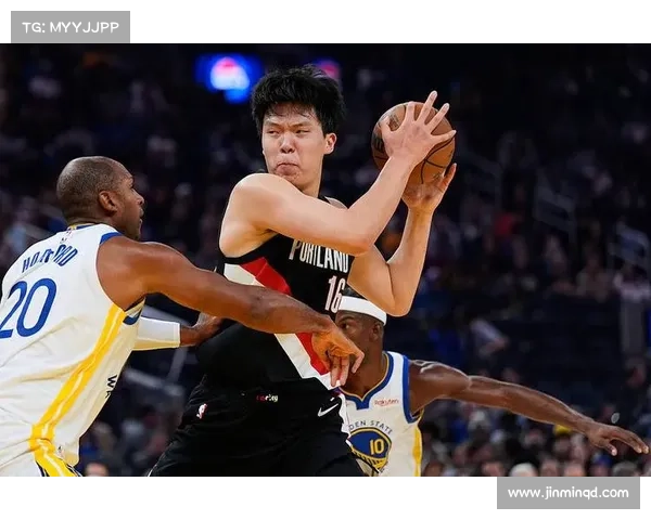 杨翰森半场表现数据总结 10分钟内贡献1篮板1助攻 三分未中失误犯规各一次